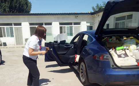 私家轿车托运恒运达工作员为您测算价格并检车